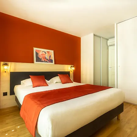 Aparthotel Centre 3*