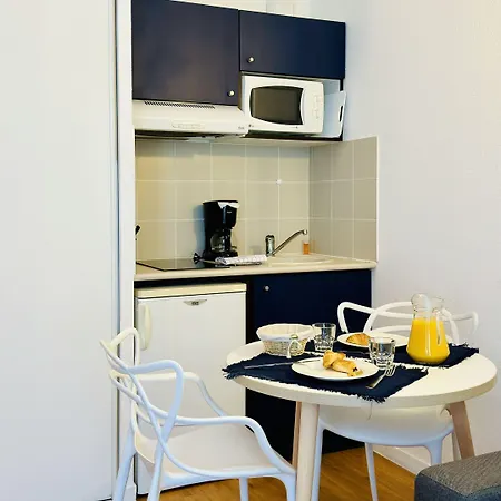 Aparthotel Centre 3*