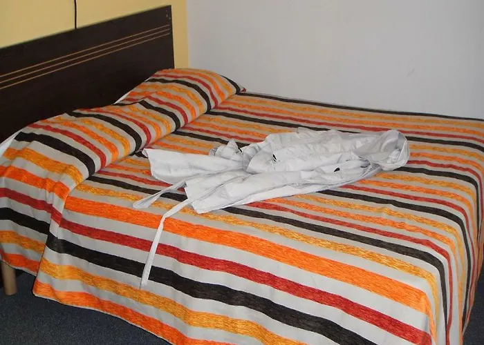 Centre Aparthotel 3*